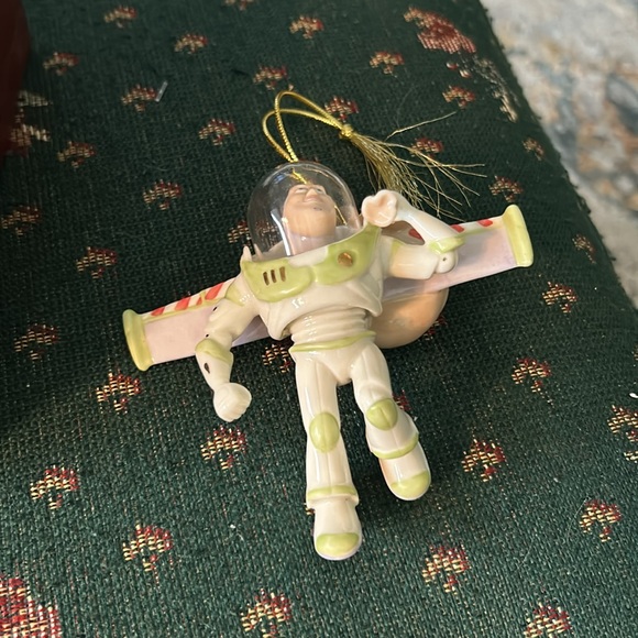 Walt Disney showcase Lennox, merry Christmas and happy Lightyear from Toy story - Picture 3 of 9